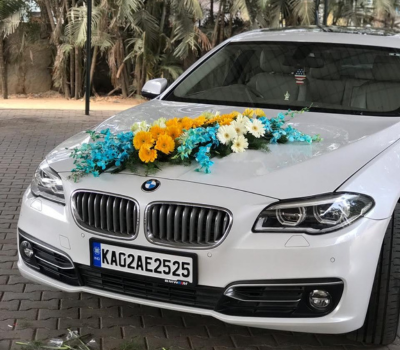 Exclusive wedding car rental for the perfect bridal entry