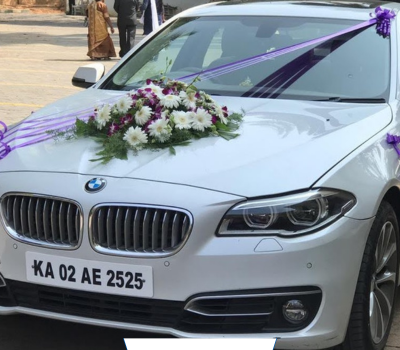 Premium wedding car rental for a luxurious wedding ride