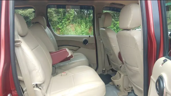 Affordable Xylo self drive car hire in Bangalore for family trips